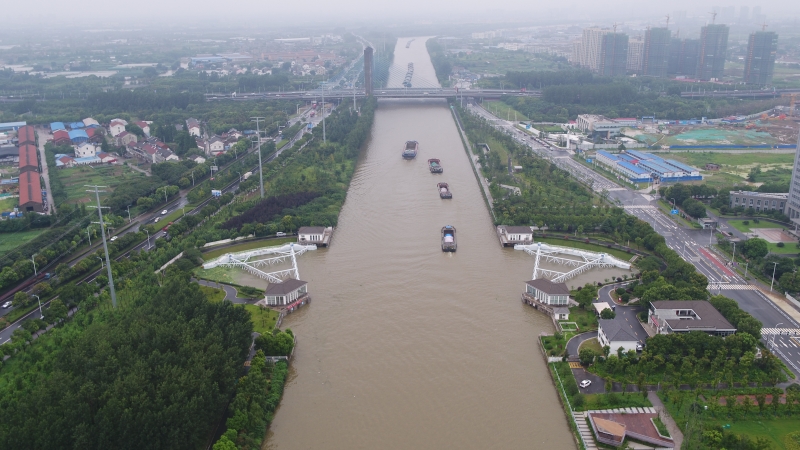 7月17日,常州钟楼防洪控制工程做好了关闸挡洪准备工作 谢铭慧航拍.JPG